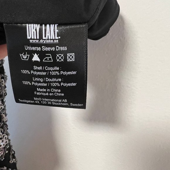 Dry Lake- Universe Sleeve Dress - Picture 4 of 6